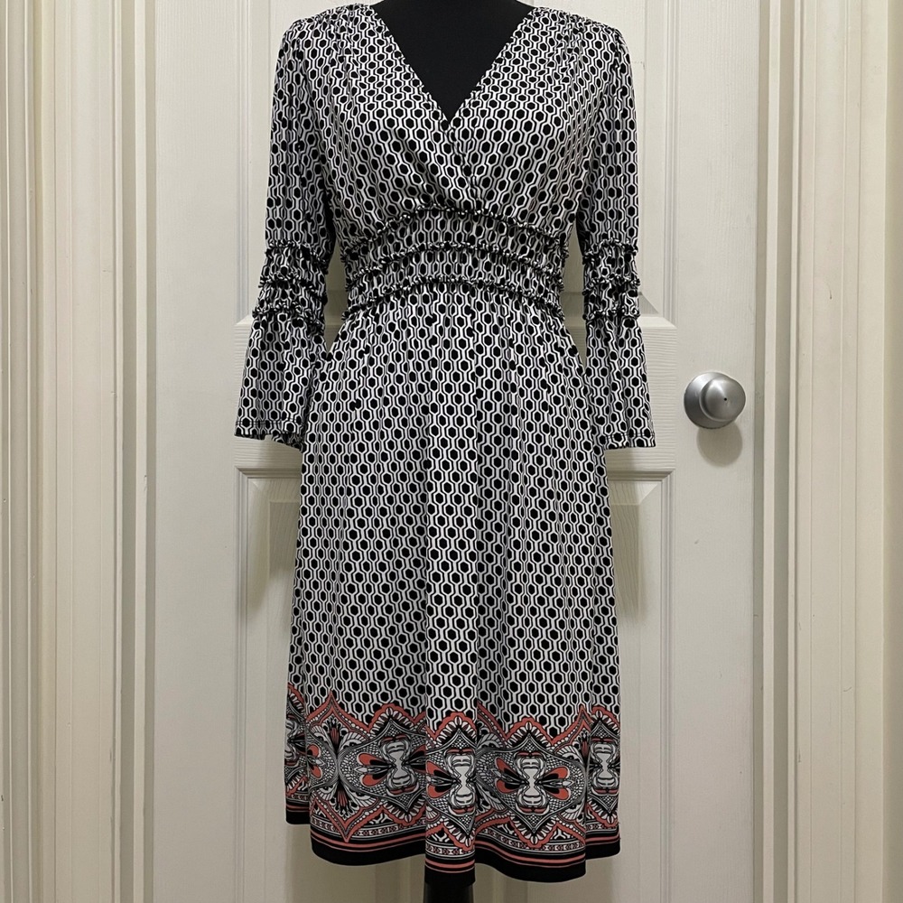 Max Studio Geometric Print Knee Length Smocked Waist Black White Boho Large